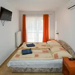 아파트 Abigel Apartmanhaz 블로톤퓌레드